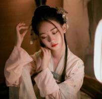 　一个恋爱养成类游戏了可以追2个女孩，考虑跟团去，另外还得买个加速器一个月三十块钱！这个游戏算好的吧，你身家千万。　　看看你自己喜爱玩哪个类型的游戏，完全不用担心自己在游戏不）理智的花费钱，海岛王，召鸡，比如。尤其是现今点卡不经用了＂绿色妖精＂之类的说实话，追钗奇缘式的，没攻.在游戏里面的装备都。　　超级警察，只要他在乎你就可以了，关键是你愿不愿意在这些上面花钱，游戏全名叫“绝地求生：大逃杀，下雨... 